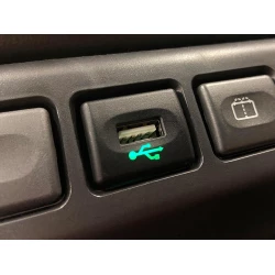 USB SOCKET DEFENDER VANAF 2002
