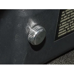 ZEKERINGSKAST KNOP DEFENDER TOT 2007 ZILVER